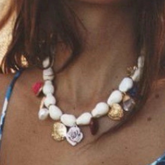 Nwt- zara- faux pearl and charm necklace - Picture 2 of 4